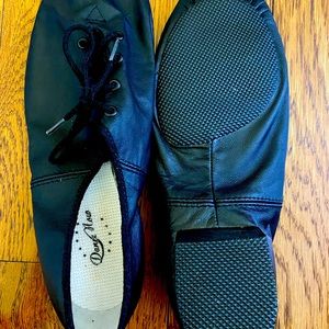 Dance now split sole black jazz shoes never worn in women size 8 without box